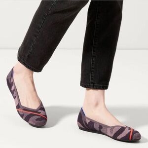 GUC Rothy's The Daily Flat, Taupe Camo & Coral Accent Stripe, Round Toe, Retired